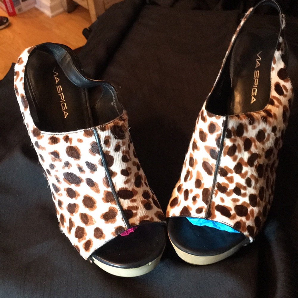 PRE-OWNED VIA SPIGA OPEN TOE COWHIDE CLOG